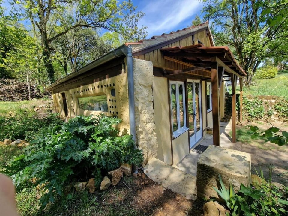 Organic and artistic home House in Occitanie