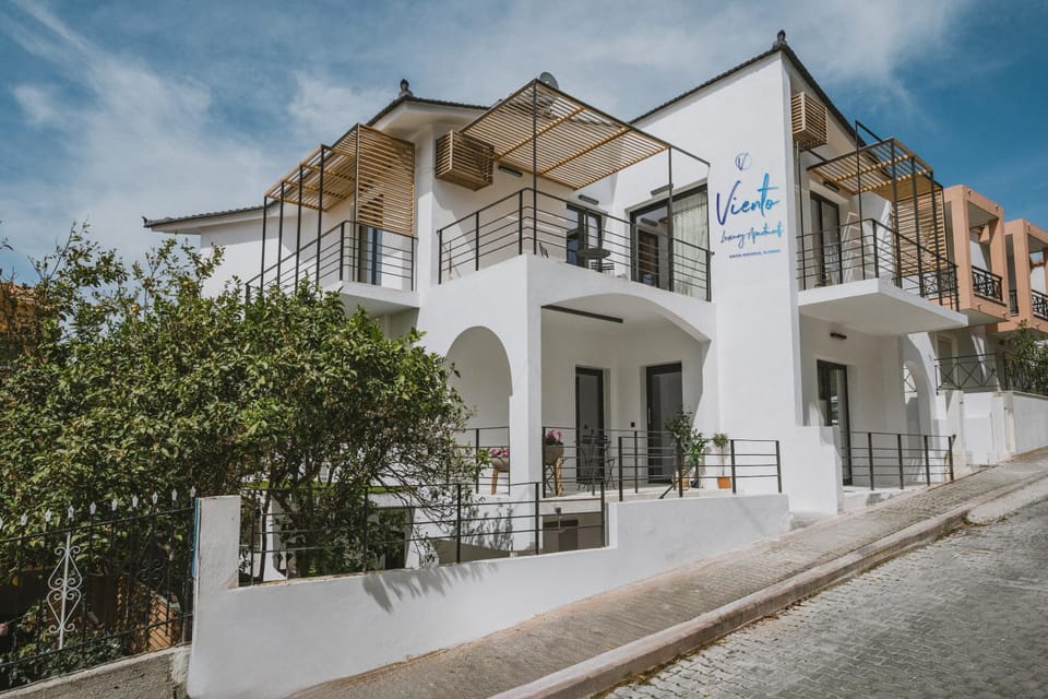 Property building, Balcony/Terrace