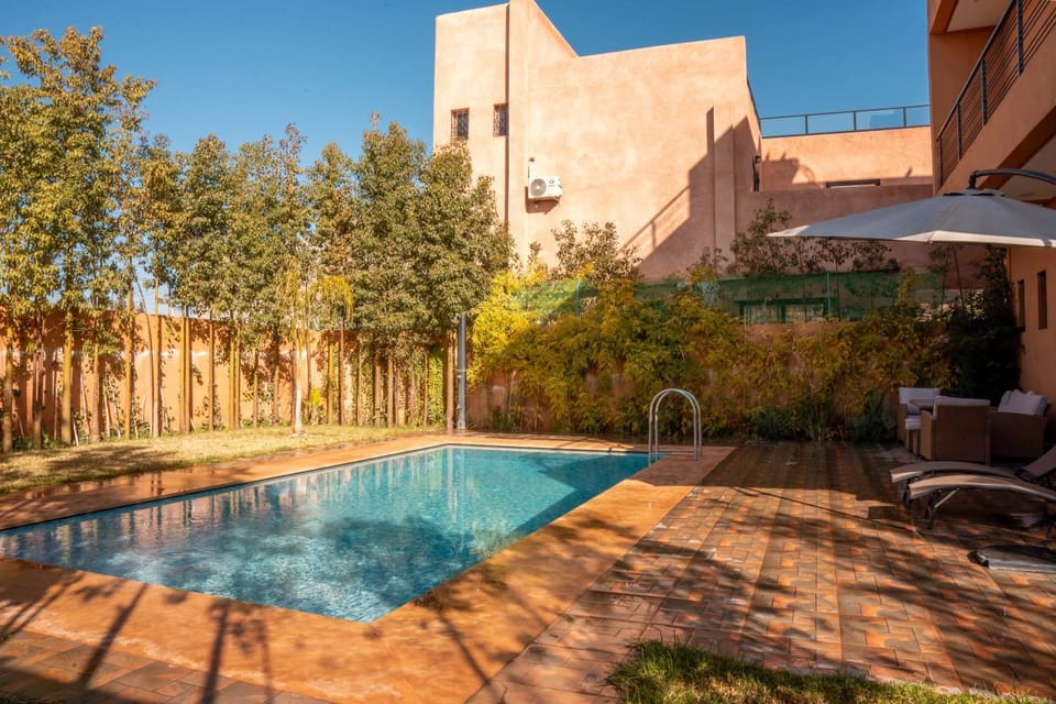 Garden view, Swimming pool, sunbed