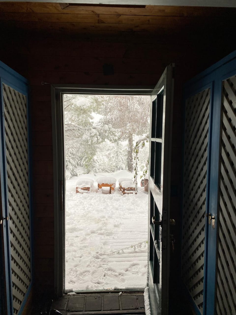 Facade/entrance, Winter