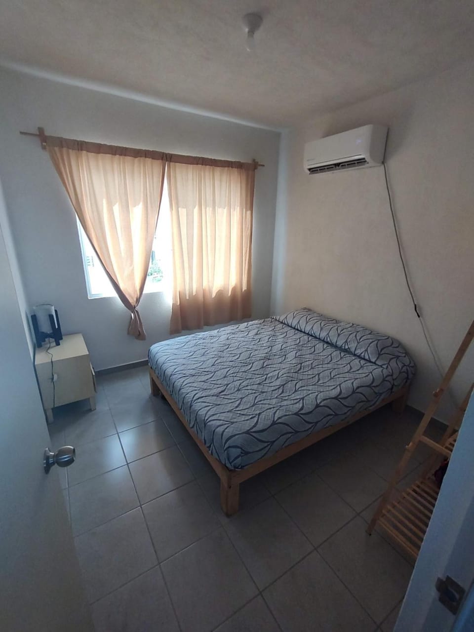Bed, Photo of the whole room, Bedroom, air conditioner