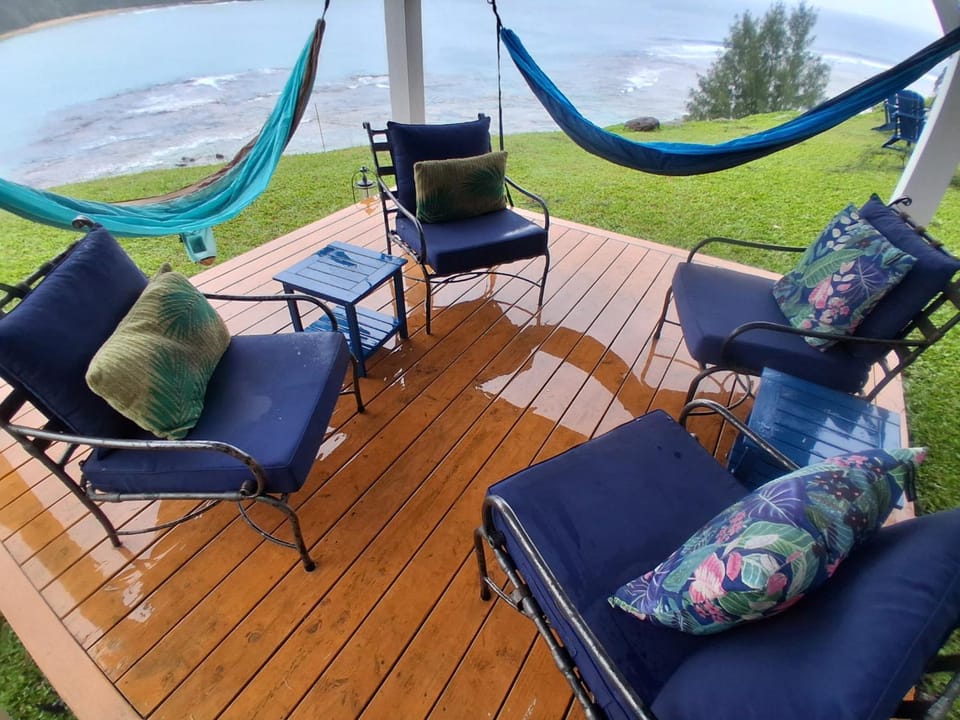 Relax Unwind Private Beachfront Escape with Stunning Views, Amazing Location House in Kauai