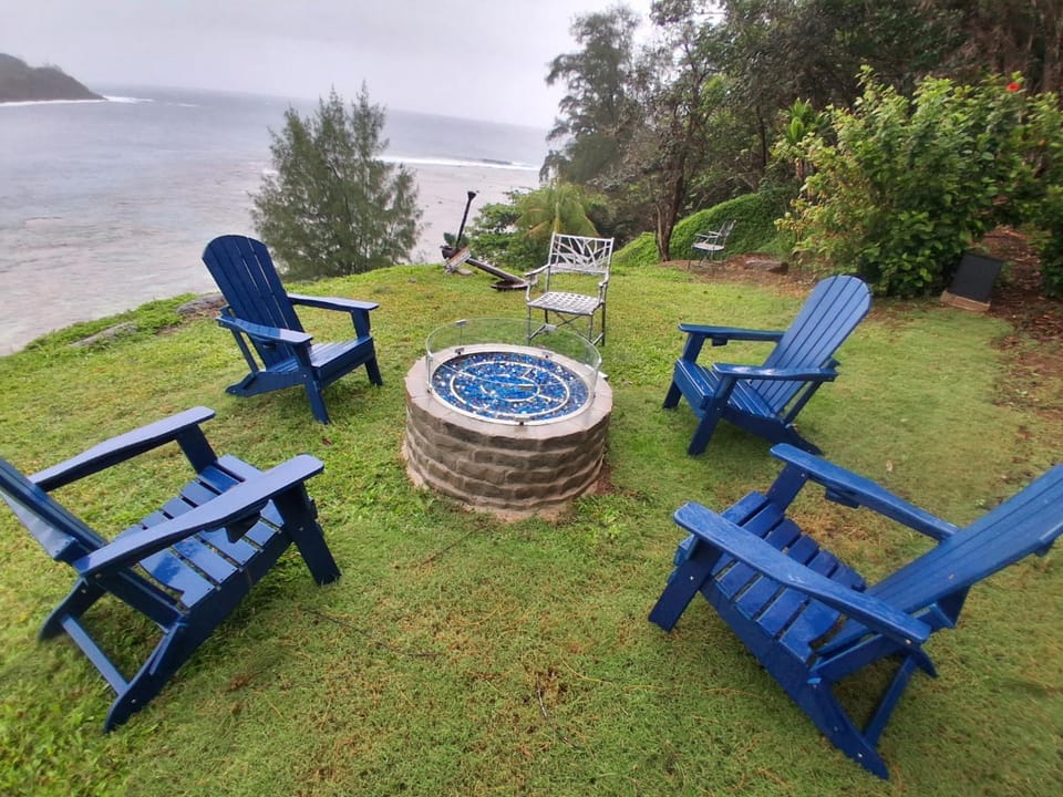 Relax Unwind Private Beachfront Escape with Stunning Views, Amazing Location House in Kauai