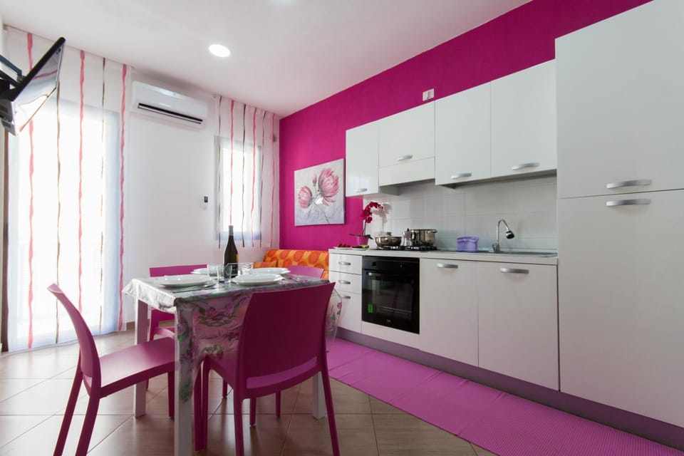 Kitchen or kitchenette, Living room, Dining area