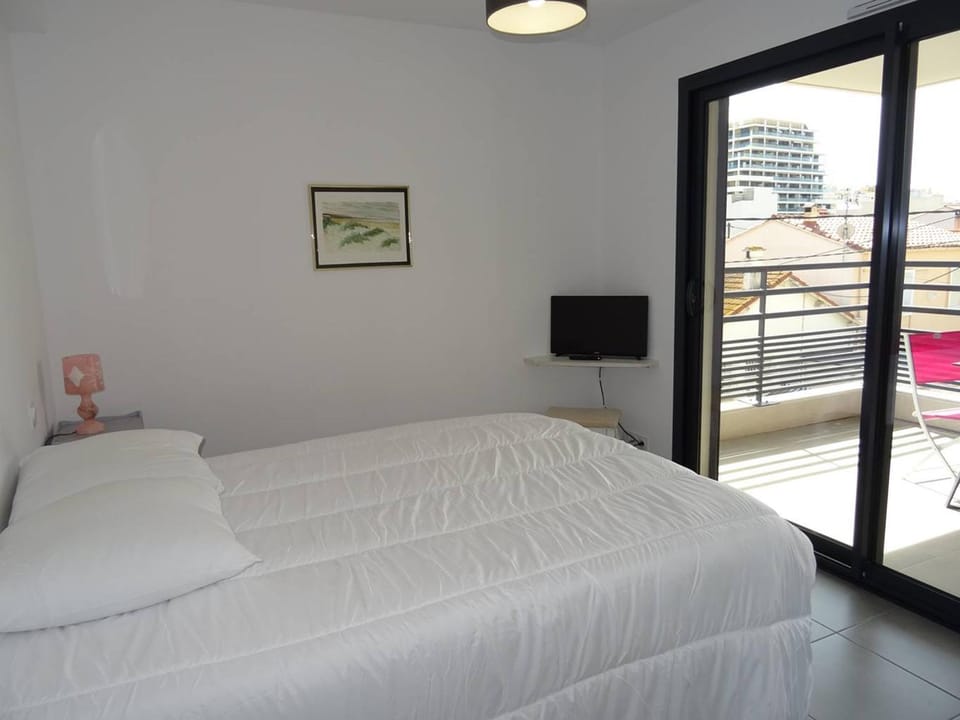 T4 Proche Plage avec Garage, Climatisation - FR-1-833-14 Apartment in Canet-en-Roussillon