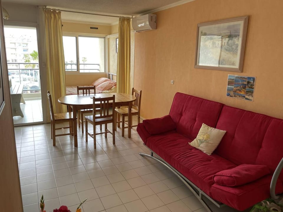 Studio Centre Canet Plage, Climatisé, 4 Pers. - FR-1-833-25 Apartment in Canet-en-Roussillon