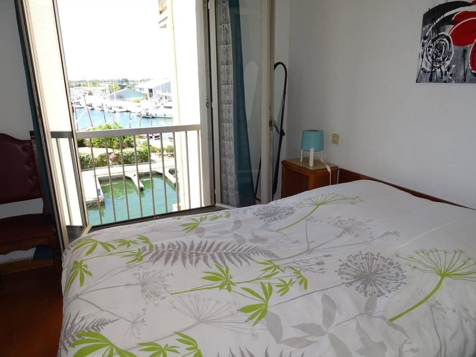 Appartement 2P Vue Marina avec Terrasse et Parking - FR-1-833-15 Apartment in Canet-en-Roussillon