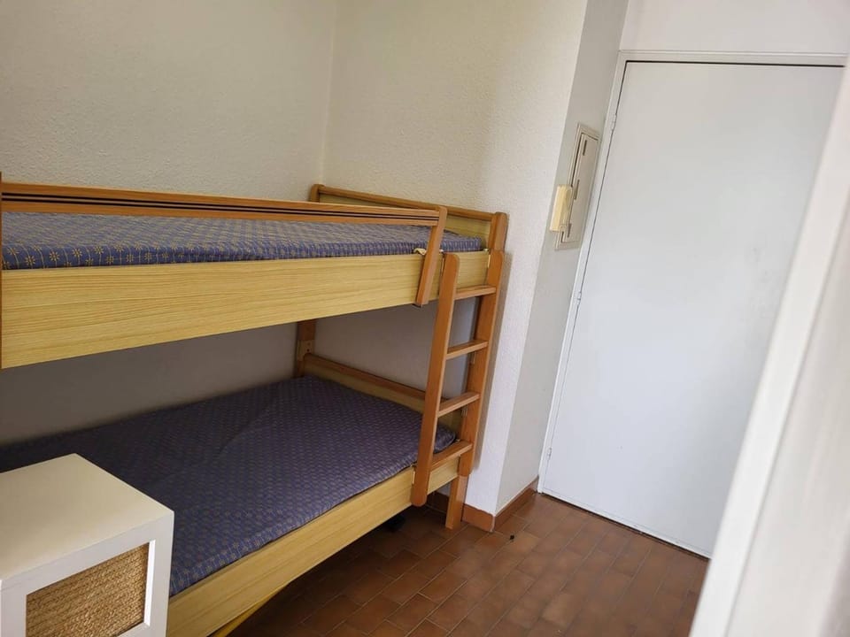 Studio Cabine Lumineux pour 4, Vue Port, Canet-en-Roussillon - FR-1-833-24 Cabin in Canet-en-Roussillon