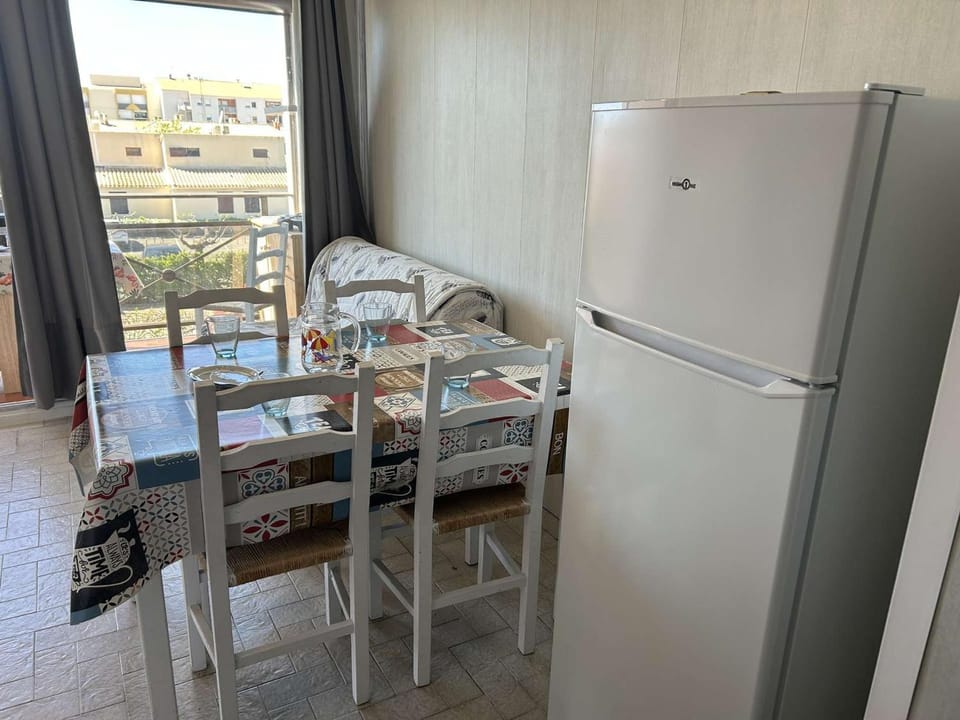 Appartement 2 pièces au Grau-du-Roi avec piscine et parking - FR-1-250-304 Apartment in Le Grau-du-Roi