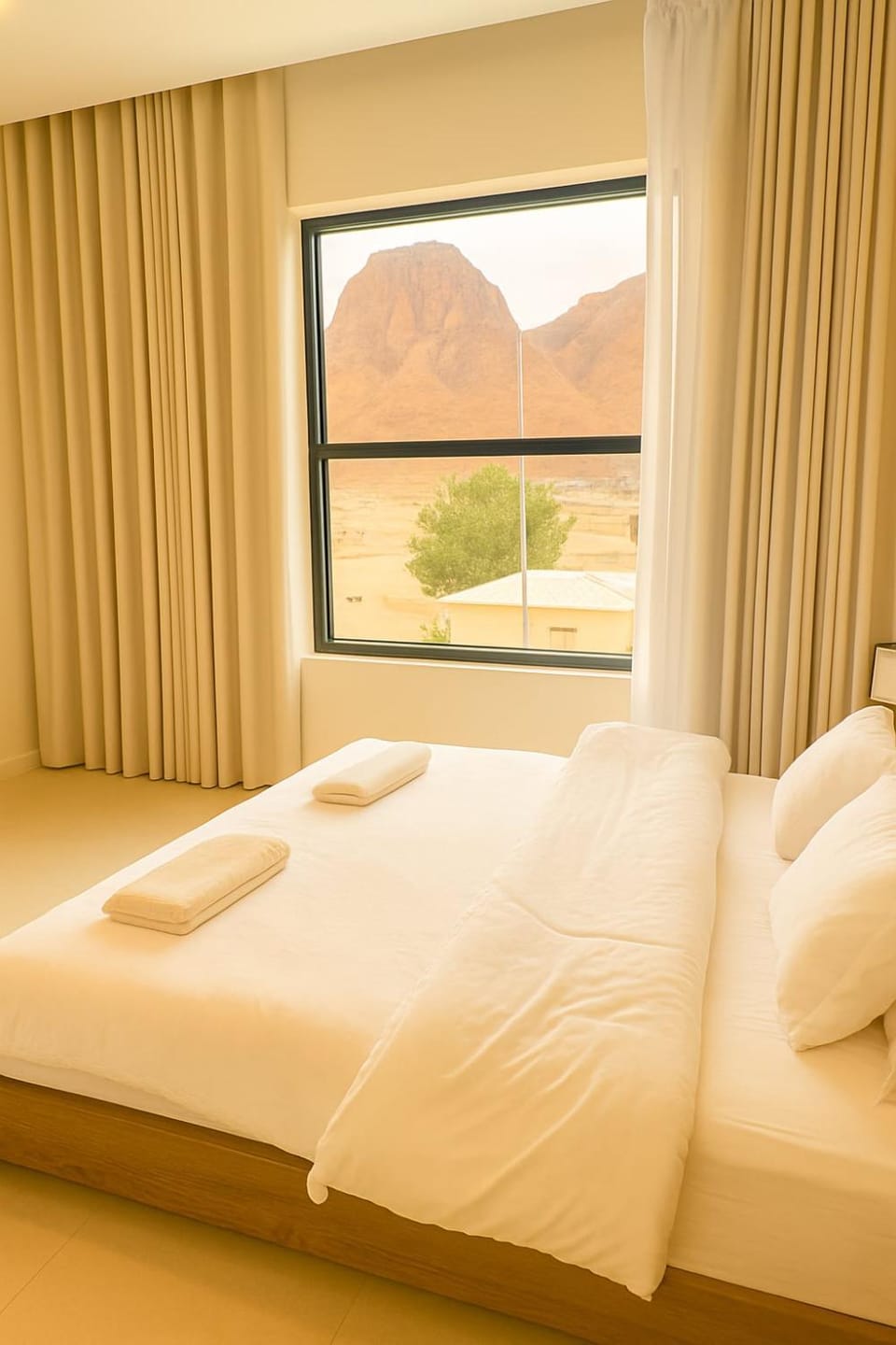 Bed, Bedroom, Mountain view