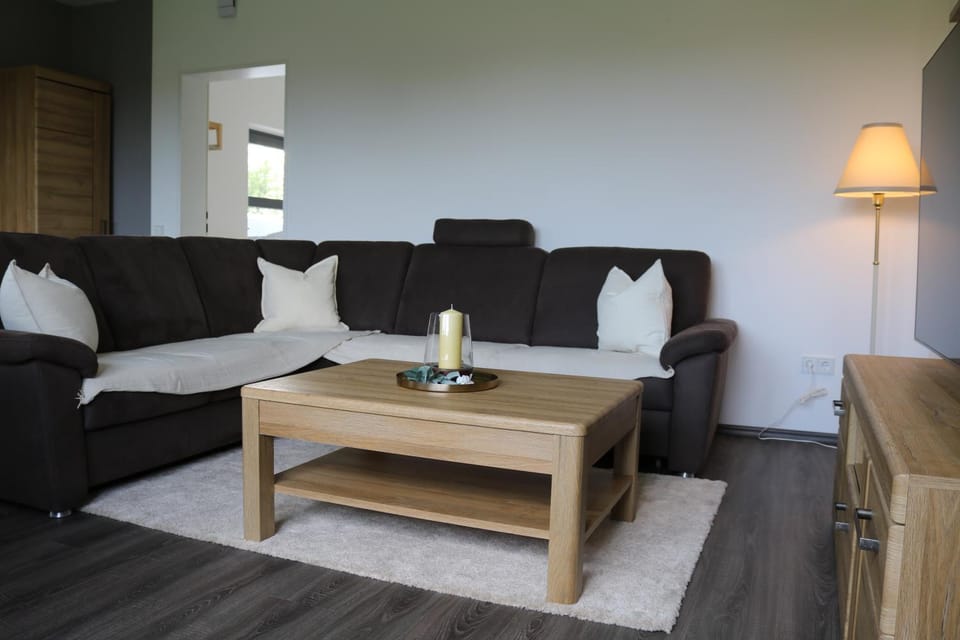 Living room, Photo of the whole room, Seating area