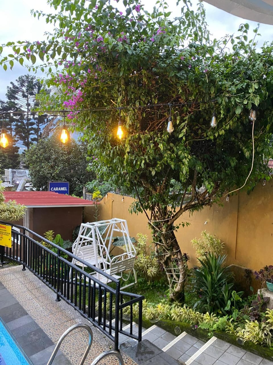 Villa Katry Caramel Bed and Breakfast in Cisarua