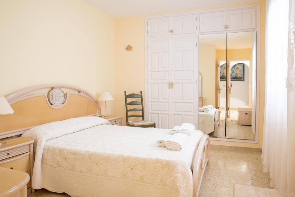 Bed, Photo of the whole room, Bedroom, wardrobe