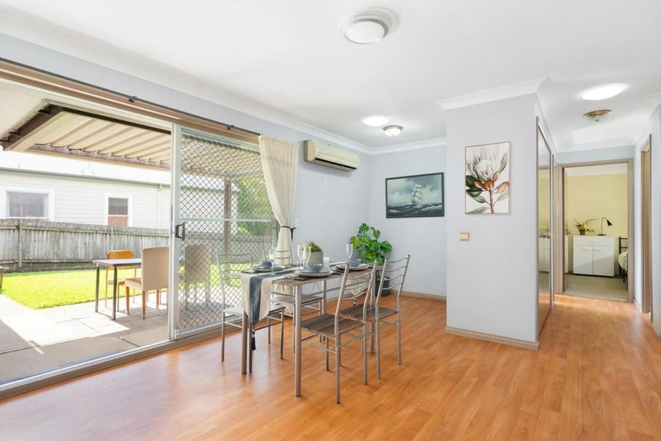 Spacious 4BR Home Quiet Street Great Location House in Sydney