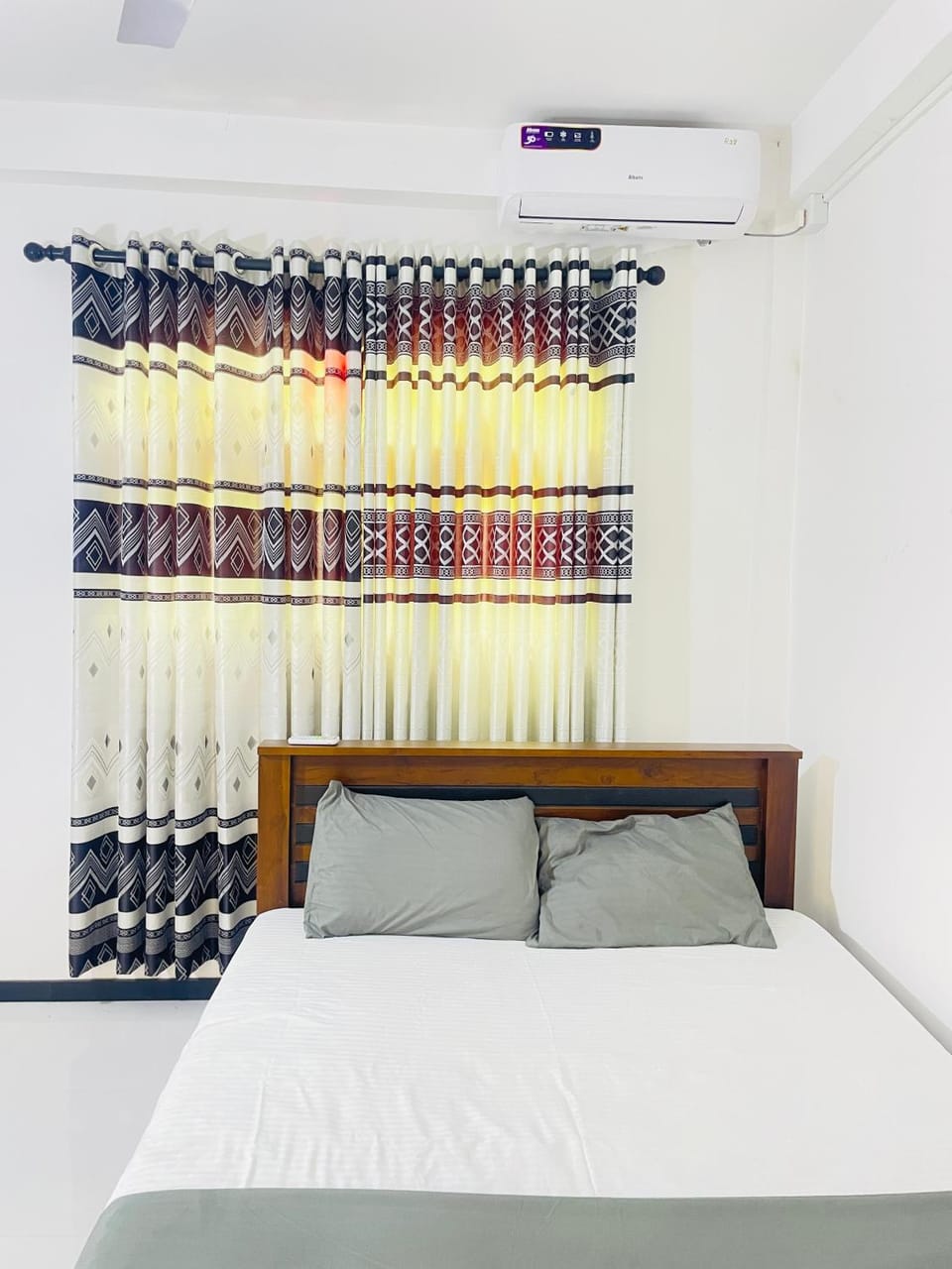 Bedroom, air conditioner