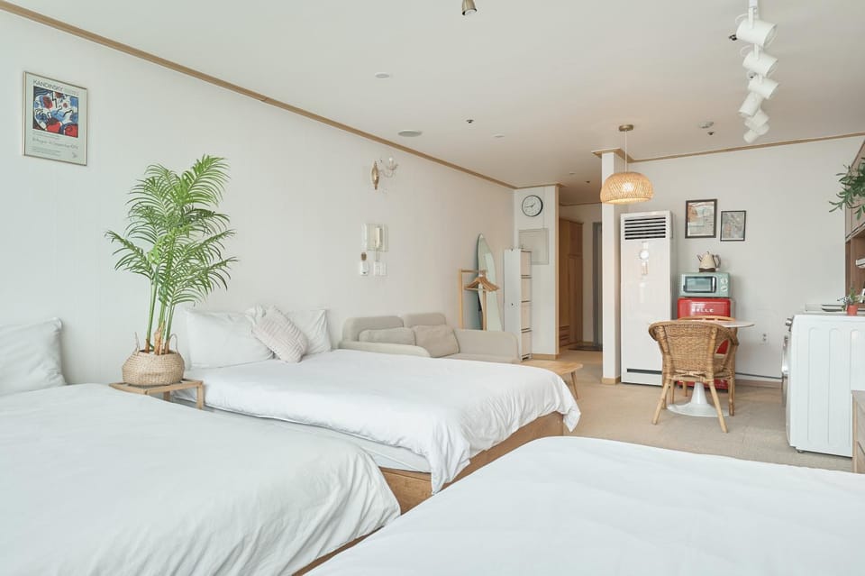 i18 Hongdea city view Best location Apartment in Seoul
