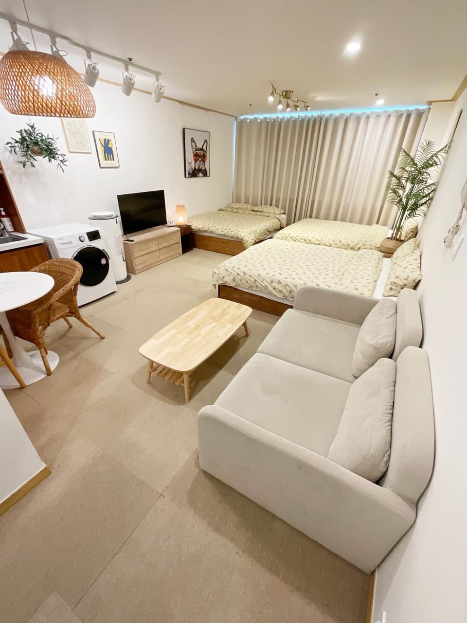 i18 Hongdea city view Best location Apartment in Seoul