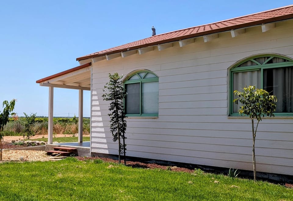 Property building, Garden, Garden view, Garden view