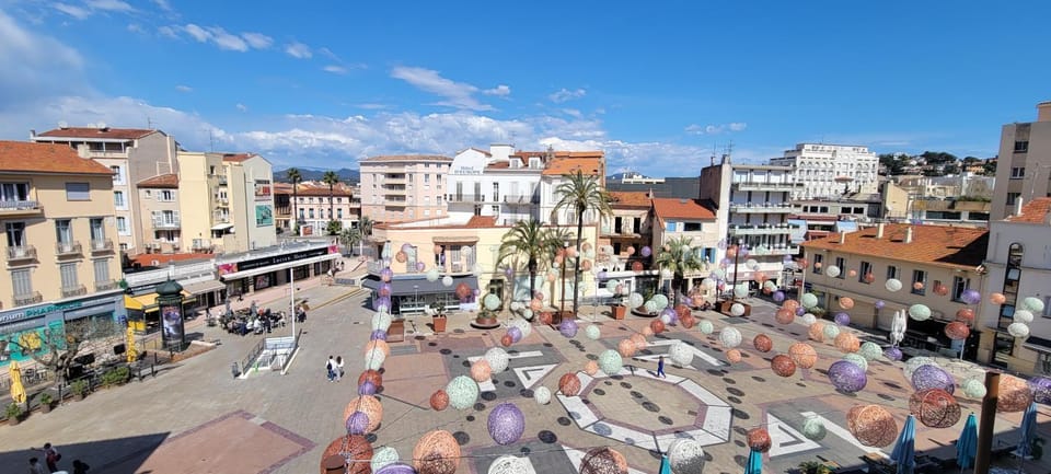 Spacious apartment, center, close to beach and train station Apartment in Saint-Raphael