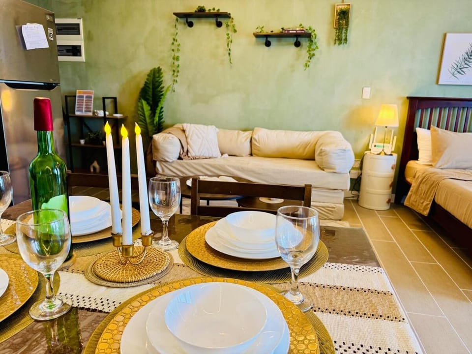 Living room, Dining area