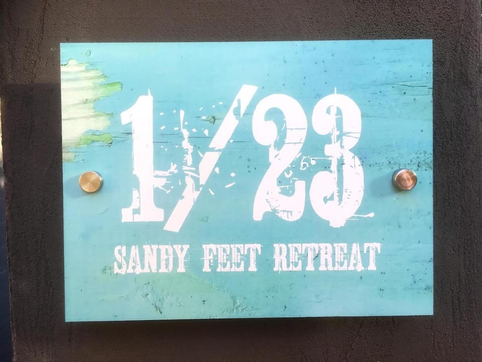 Sandy Feet Retreat - 50m from Four Mile Beach House in Port Douglas