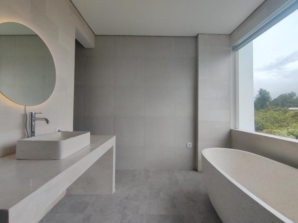Bathroom, Bath