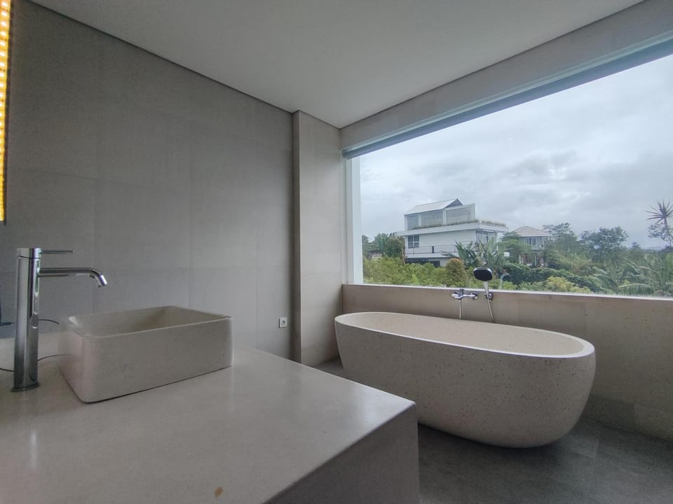 Bathroom, Bath