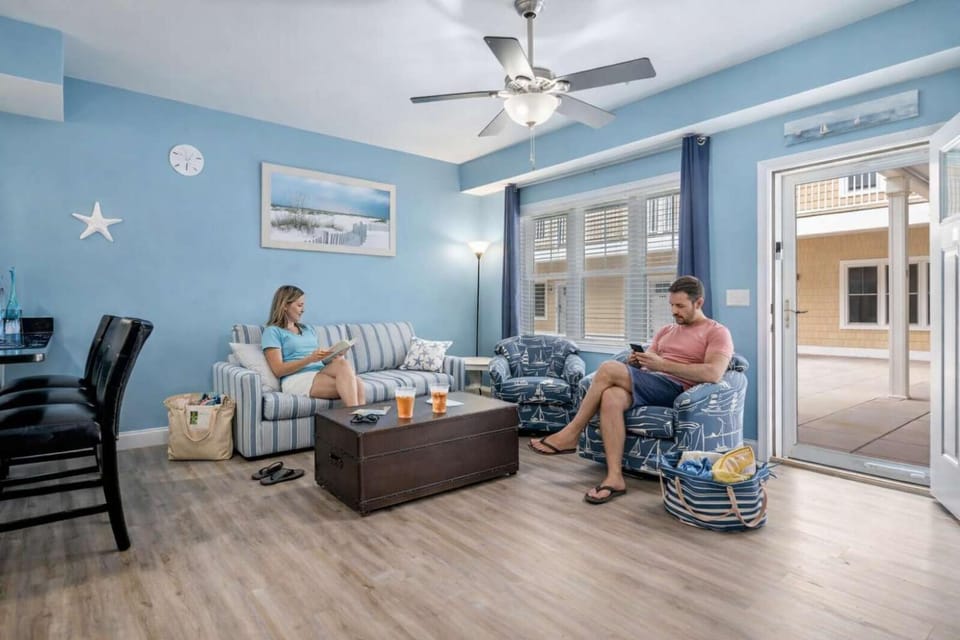 Harbor Hideaway 1 Block to Beach AC House in Hampton Beach