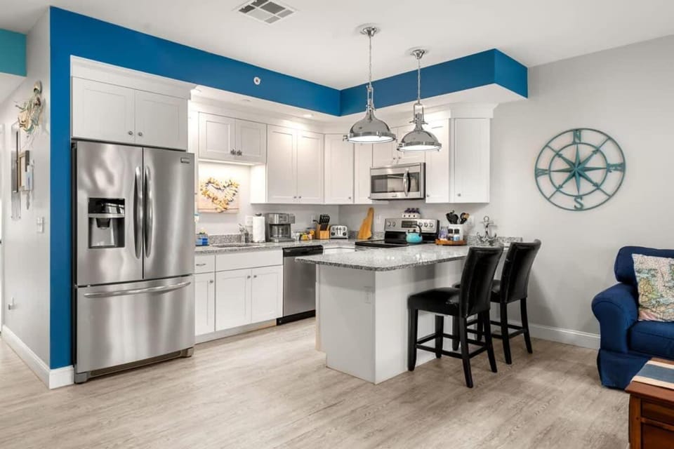 Gone Coastal 1 Block to Beach & Boardwalk AC House in Hampton Beach