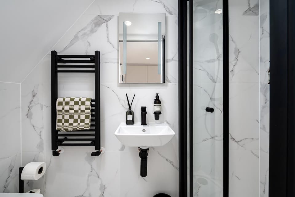 Shower, Toilet, Bathroom