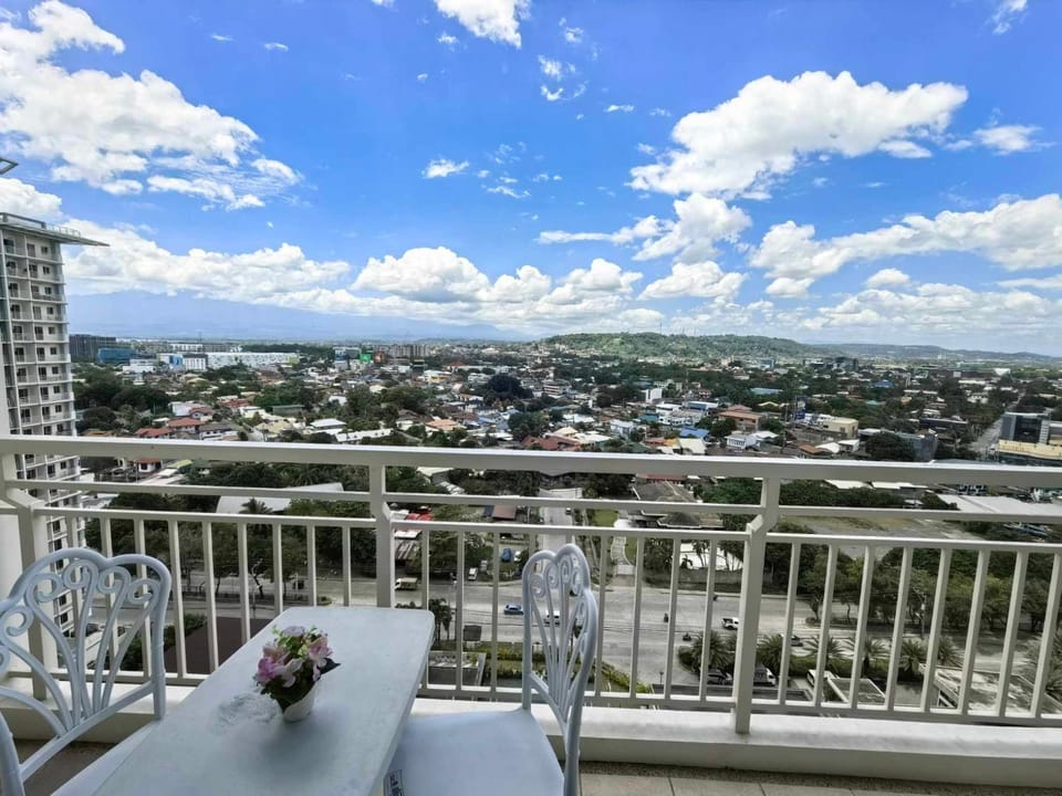 Eagle's Nest Suite with Netflix Bed and Breakfast in Davao City