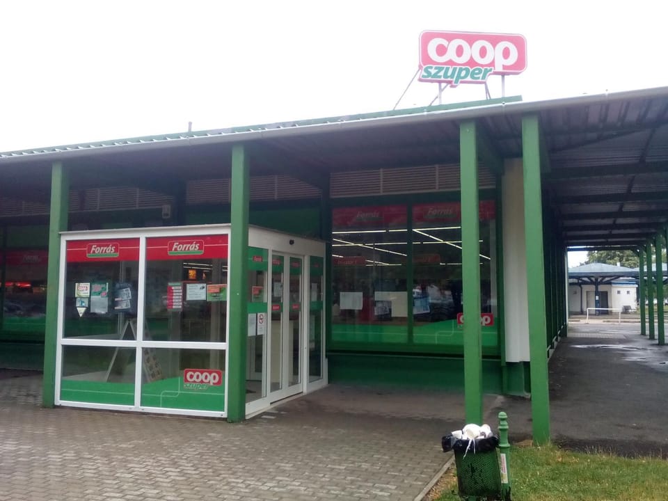 Supermarket/grocery shop
