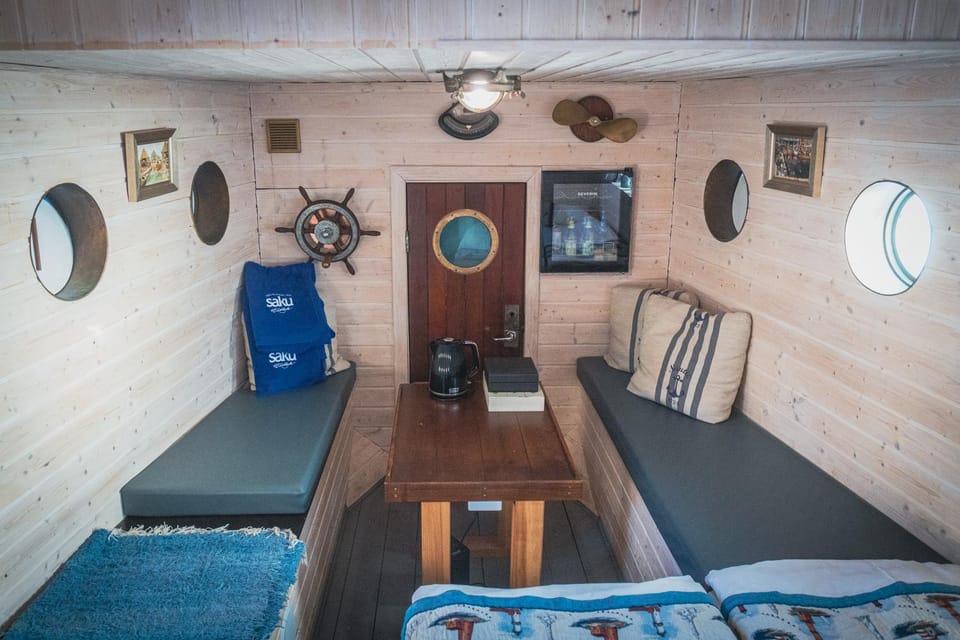Bed, Seating area, Bedroom
