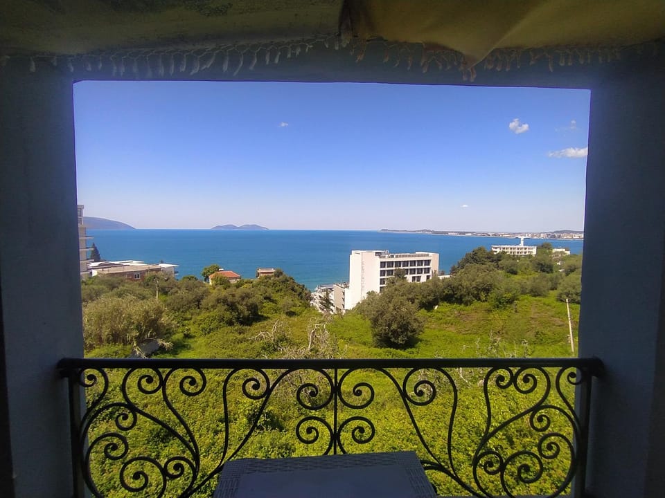 Pinwheel Hostel Vlora & Rooftop Bar Hostel in Vlorë