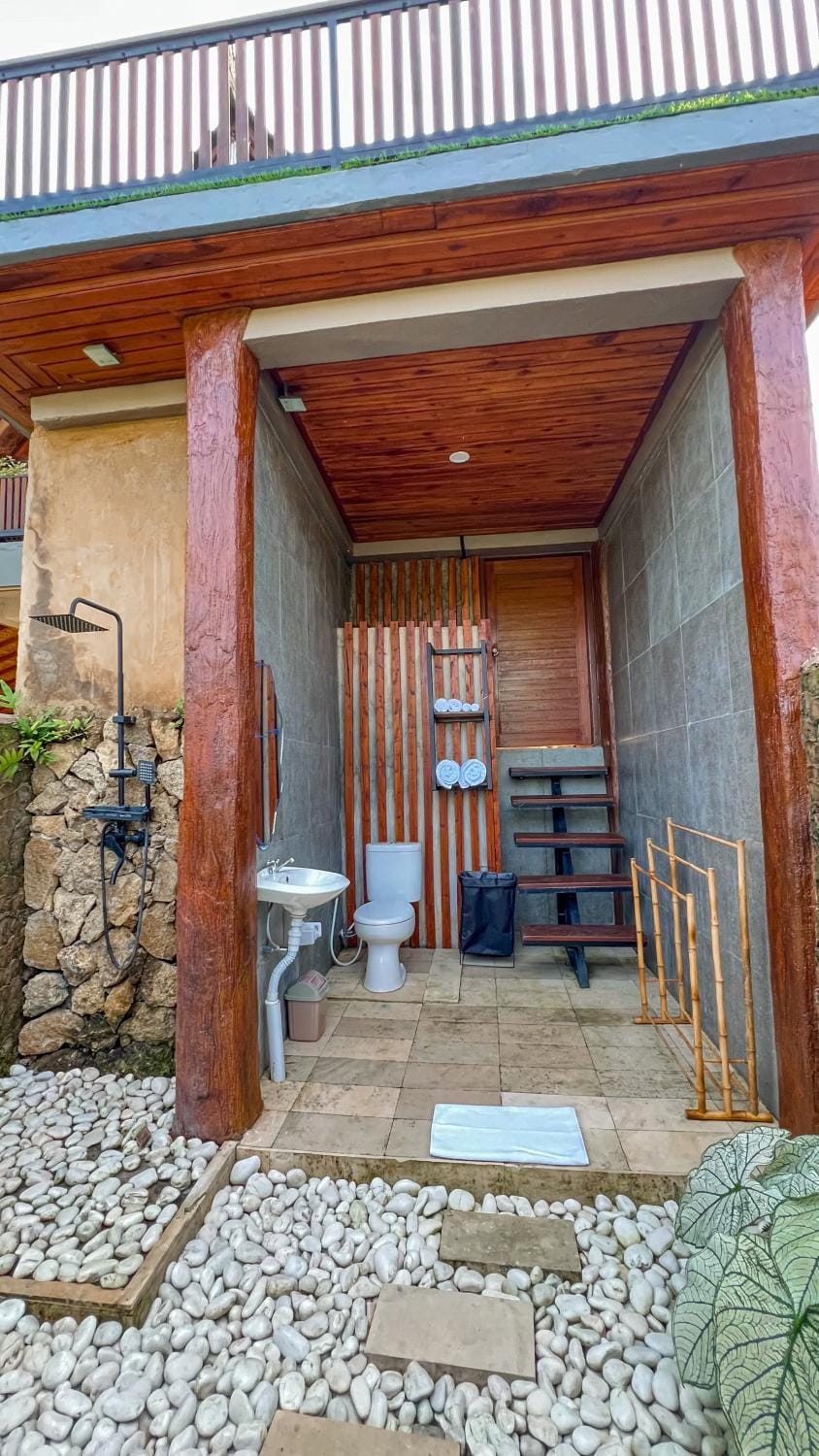 Bathroom, Bedroom