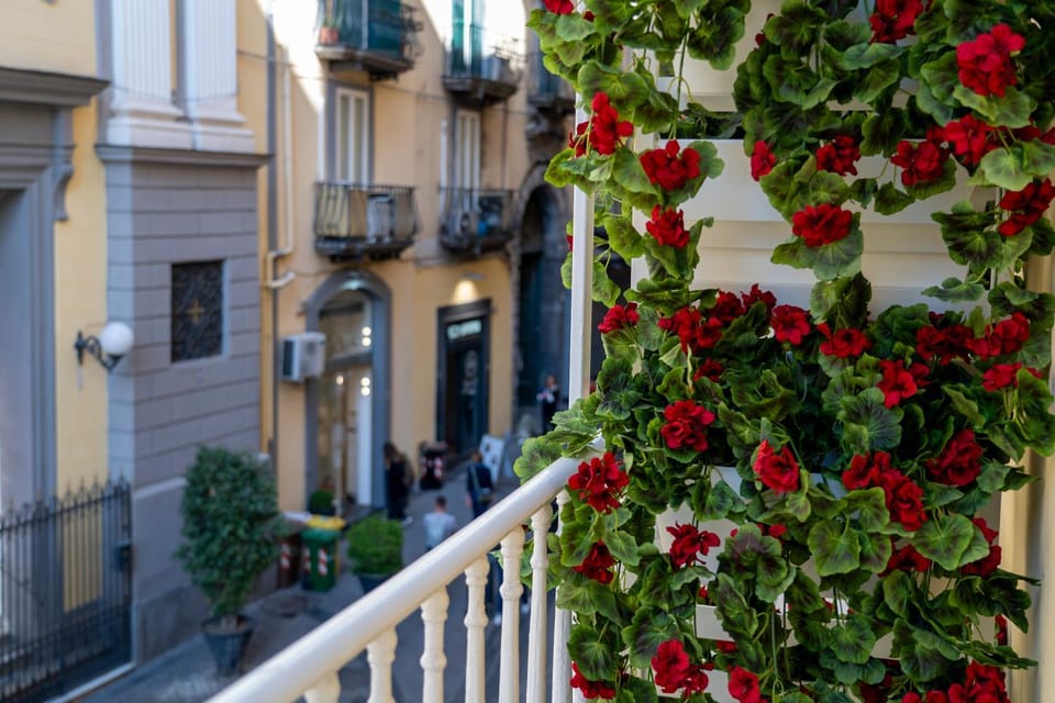 Property building, Balcony/Terrace, Street view