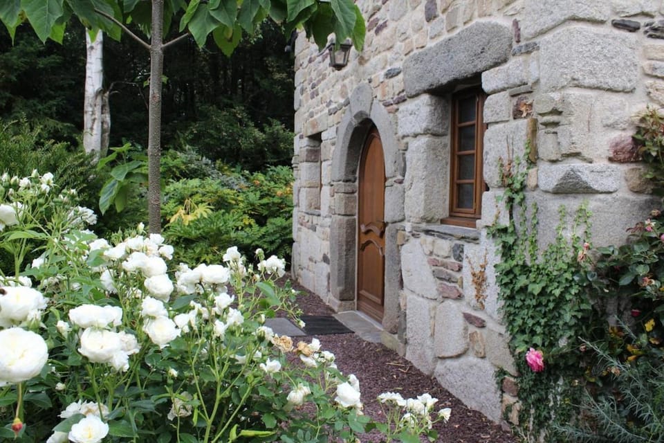 Le Clos de Penguily Brocéliande 16 couchages SPA House in Brittany