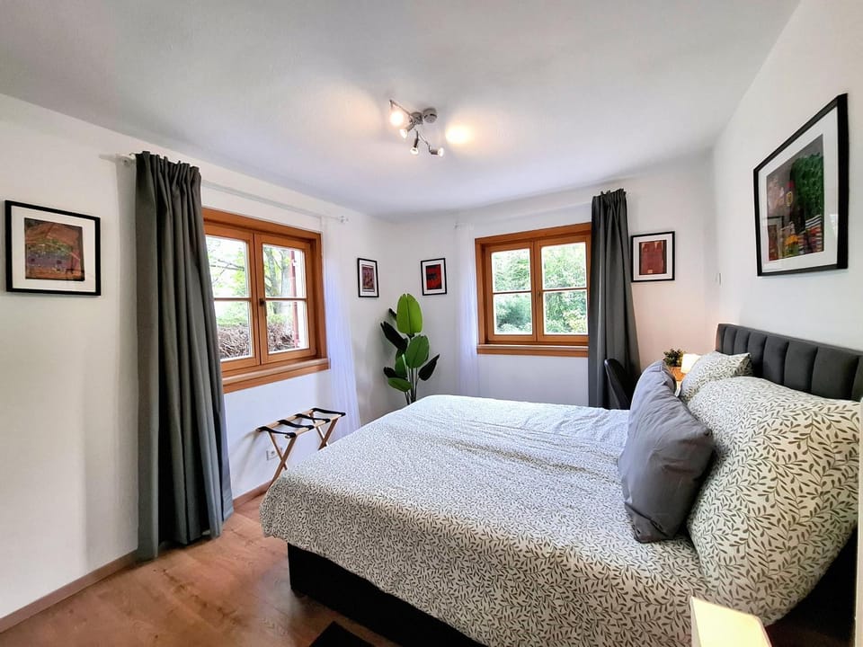 Bed, Photo of the whole room, Bedroom