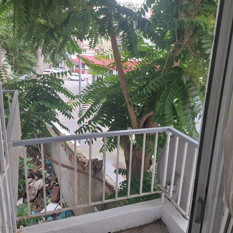 Small budget studio center Apartment in Thessaloniki