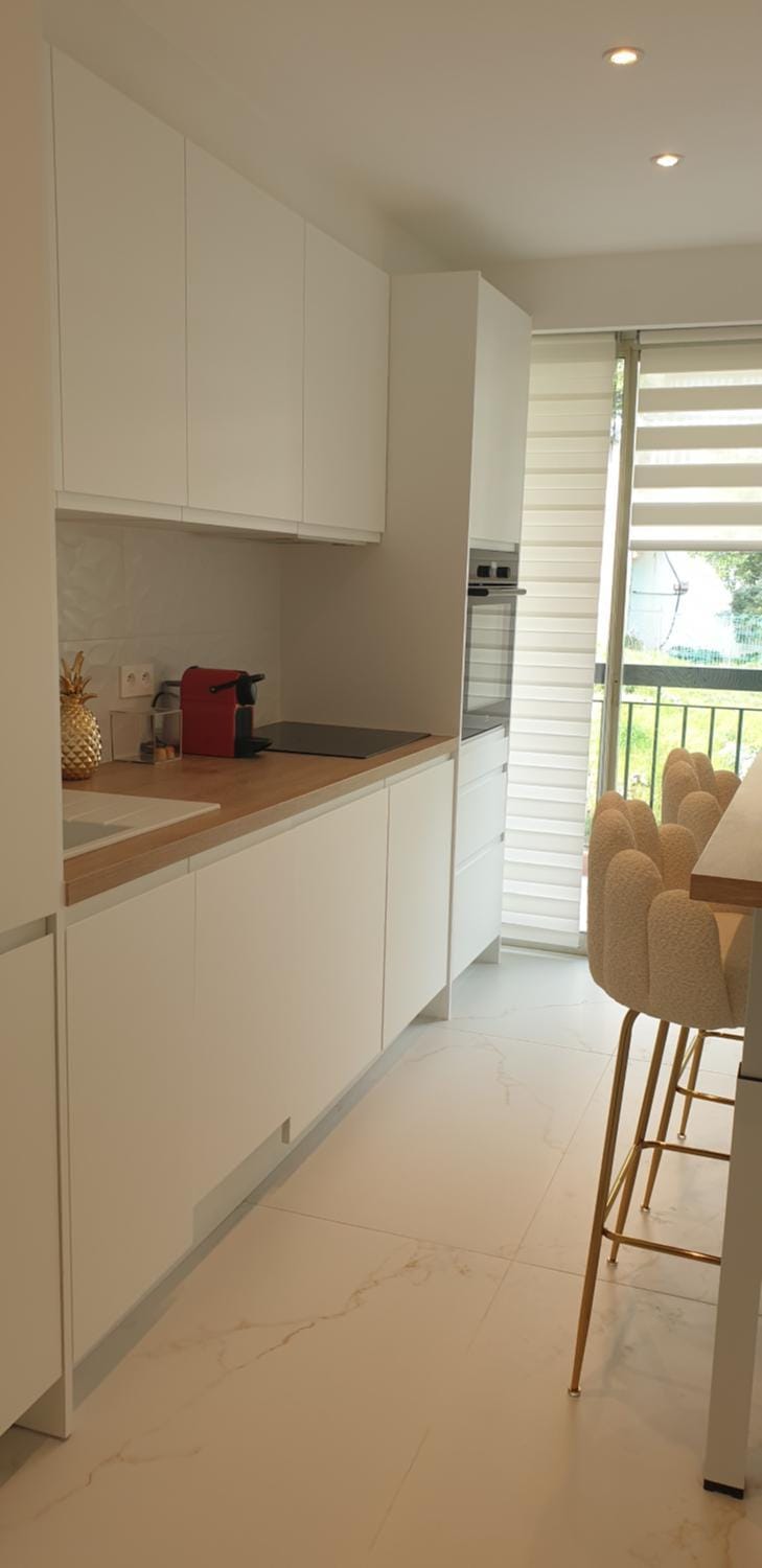 Spacieux 3 pièces rénové avec terrasse et vue mer entre Monaco et Menton Apartment in Roquebrune-Cap-Martin