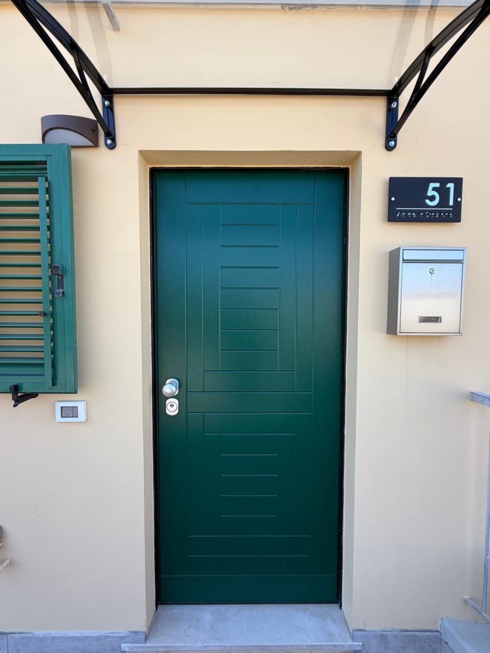 Facade/entrance