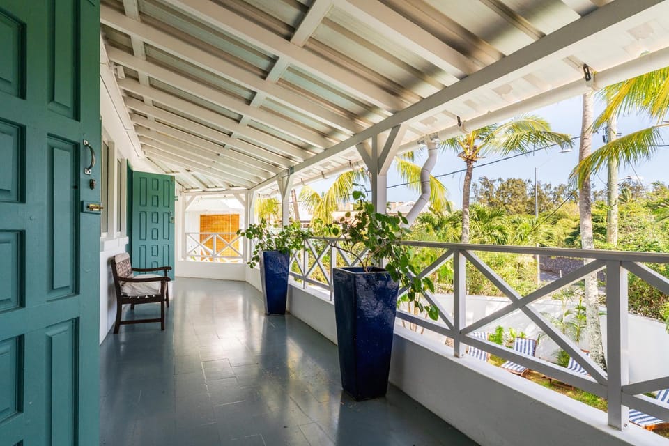 Mont Choisy Lodge 7 Rooms, Large Pool, 2 Min Walk to Beach House in Trou-aux-Biches