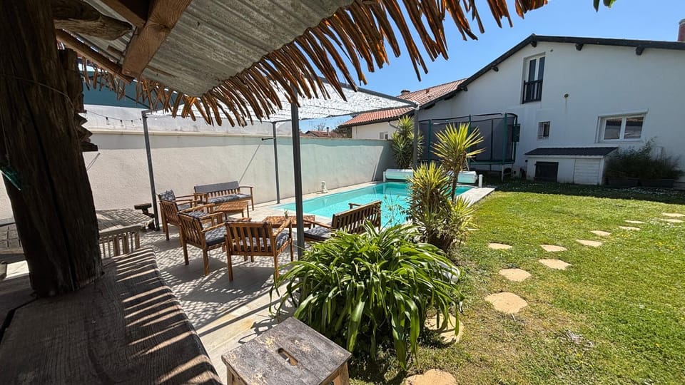 Villa TIKI BAR Piscine chauffée et Jacuzzi 4 chambres Villa in Labenne