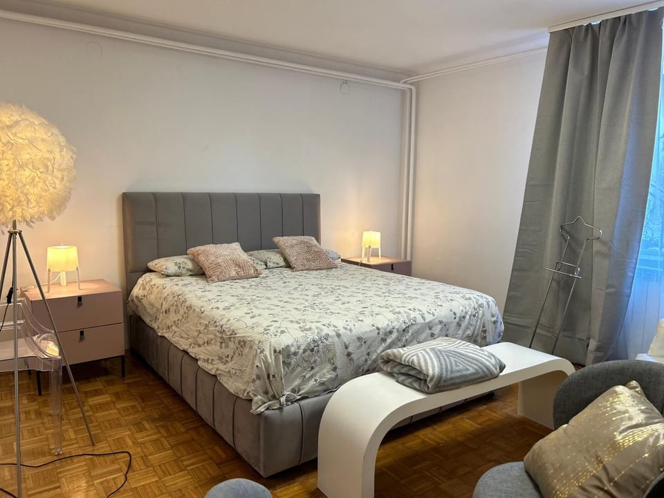 Bed, Bedroom