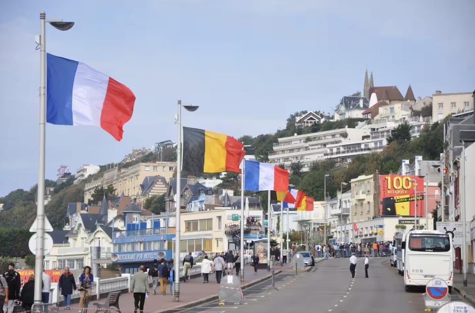 Neighbourhood, City view, Location