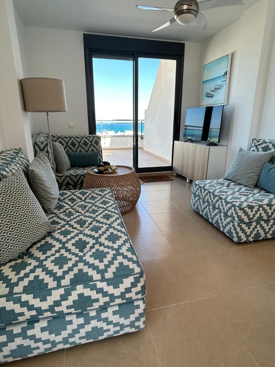 Communal lounge/ TV room, TV and multimedia, Living room, Seating area