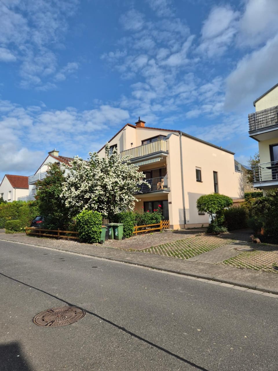 Property building, Neighbourhood