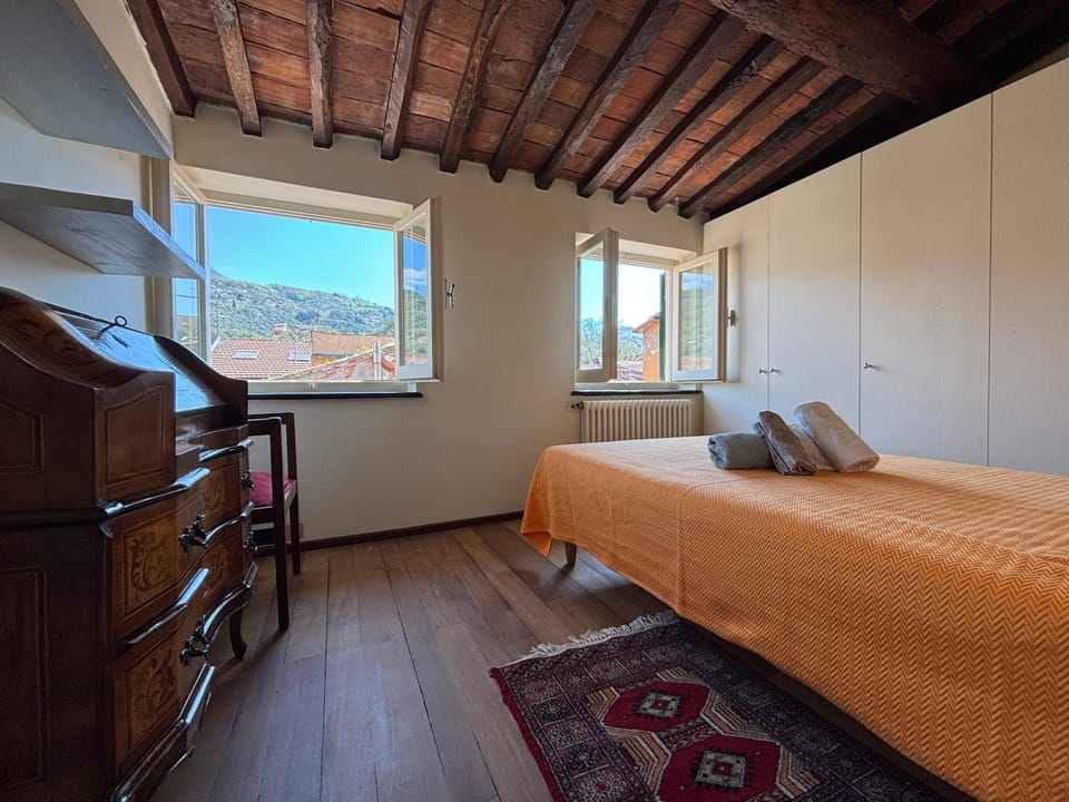 Bed, Natural landscape, Photo of the whole room, Bedroom, Mountain view