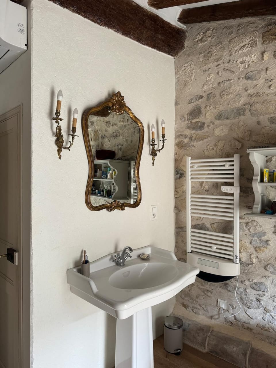 Arlesian house overlooking the arenas Villa in Arles