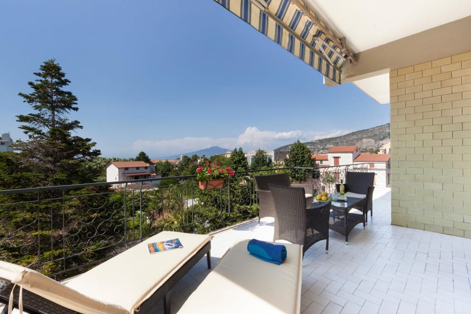 DOUBLE HOUSE SORRENTO byBEACH Apartment in Sant Agnello